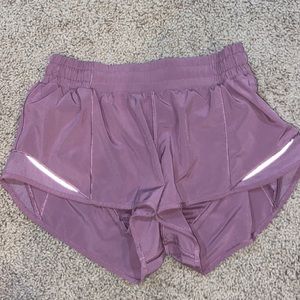 Lululemon 2.5 Inch Hotty Hot Shorts